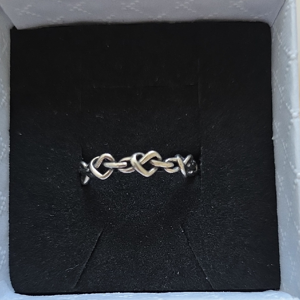 Elegant Silver Knot Ring Size 6